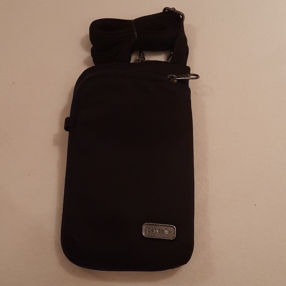 Brand New PacSafe RIFD Travels Anti-Theft